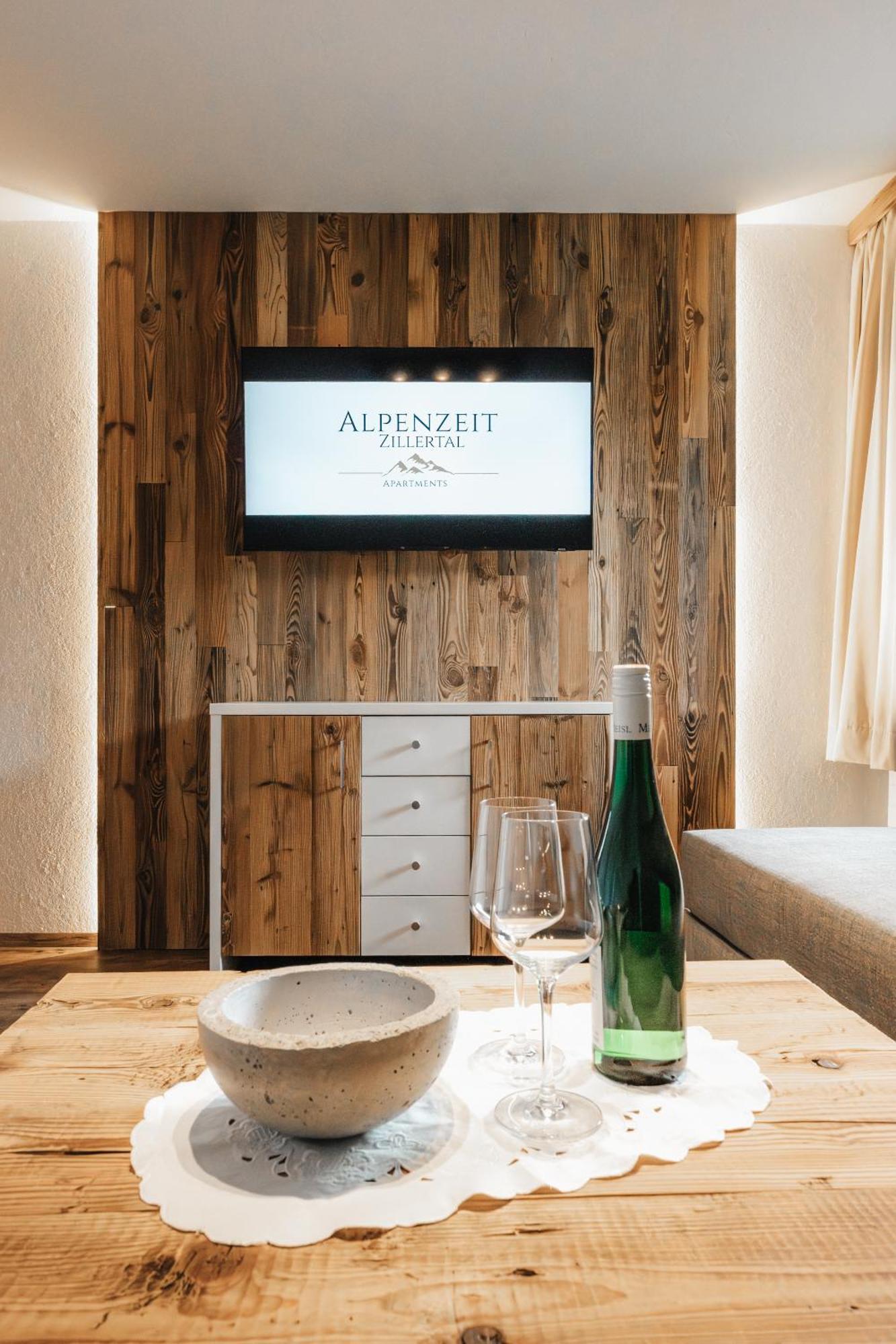 Alpenzeit Zillertal Apartments ツェル・アム・ツィラー エクステリア 写真