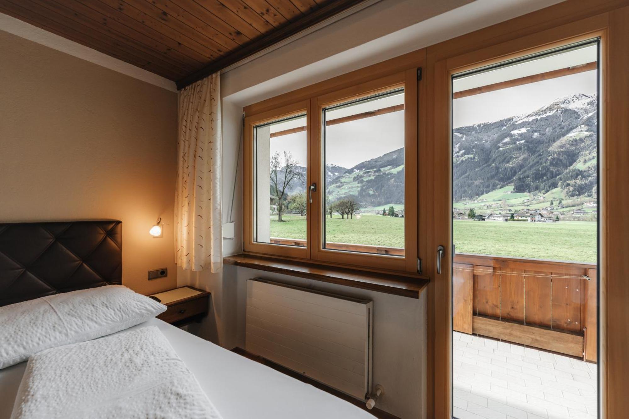 Alpenzeit Zillertal Apartments ツェル・アム・ツィラー 部屋 写真